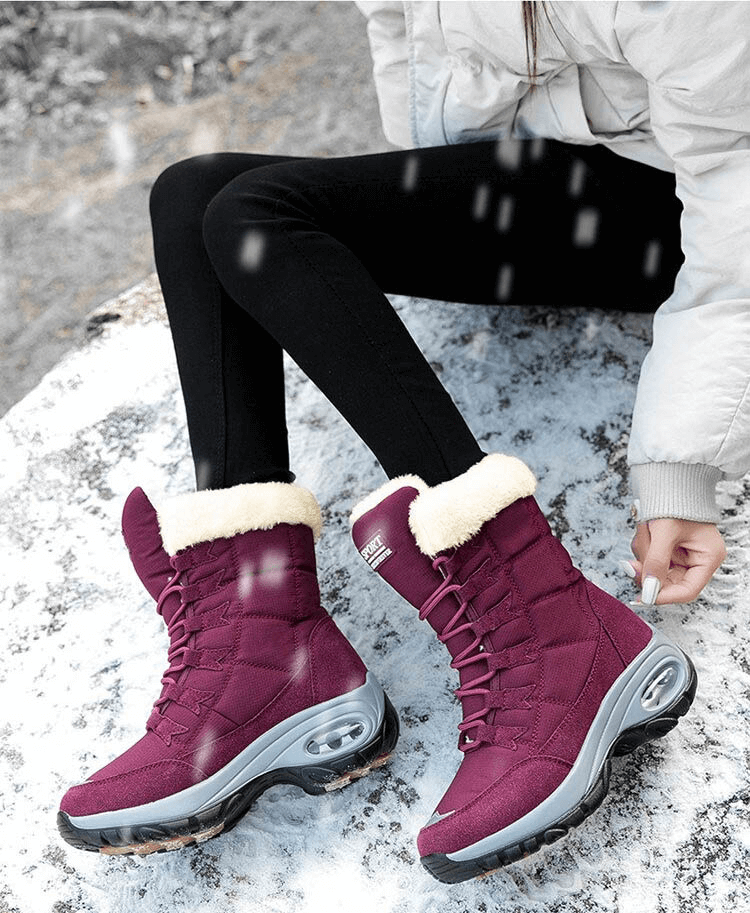 Women's outdoor snow boots SF0288 in burgundy, waterproof and warm, perfect for winter trekking with fur lining and rubber outsole.